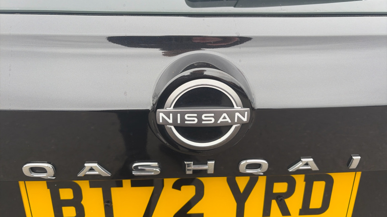 Nissan Qashqai 1.3 DiG-T MH Acenta Premium 5dr Petrol Hatchback